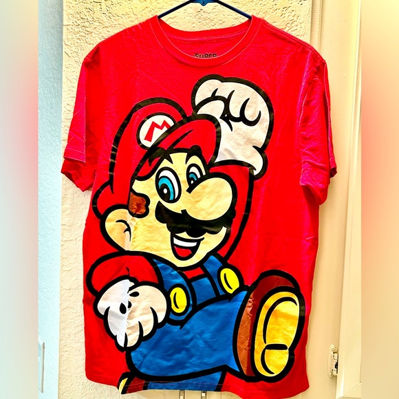 NWOT: Super Mario Red T-shirt Large - Picture 3 of 5